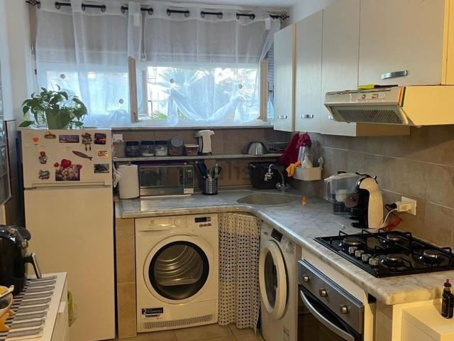 Appartamento in vendita a Marina di Carrara, Carrara