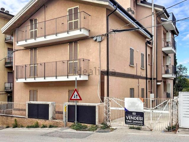 Appartamento in vendita a Contrada De Contro, Teramo