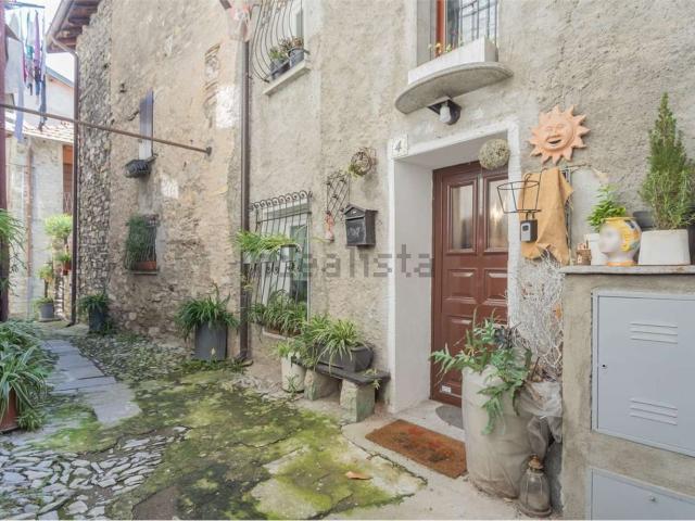 Appartamento in vendita a Carate, Carate Urio