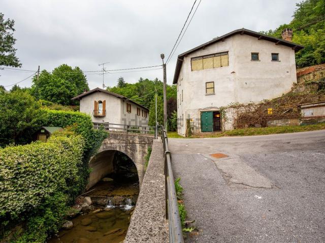 Appartamento in vendita a Colle Brianza, Lombardia