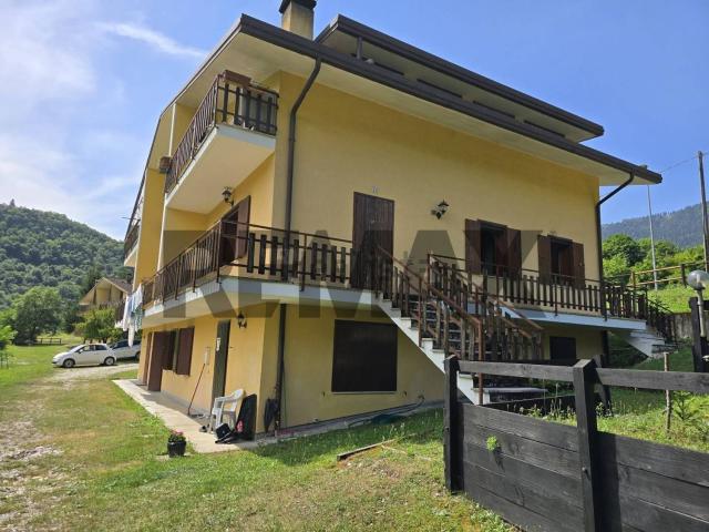 Appartamento in vendita a Cismon Del Grappa, Veneto