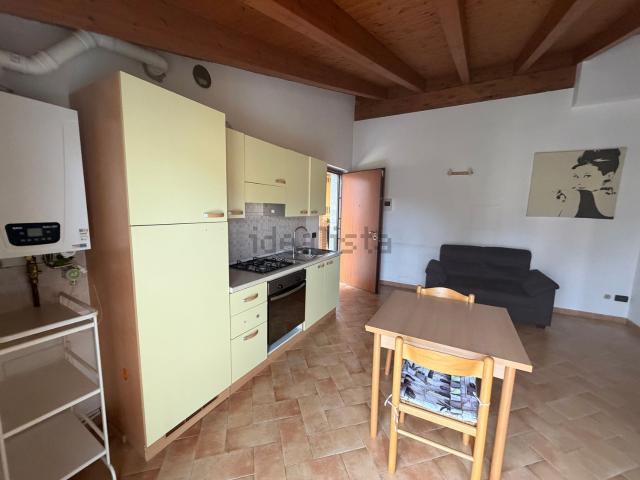 Appartamento in vendita a Roncello, Lombardia