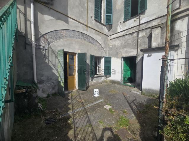 Appartamento in vendita a Val Polcevera, Serra Riccò