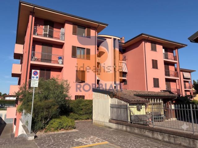 Appartamento in vendita a Cava Manara, Lombardia