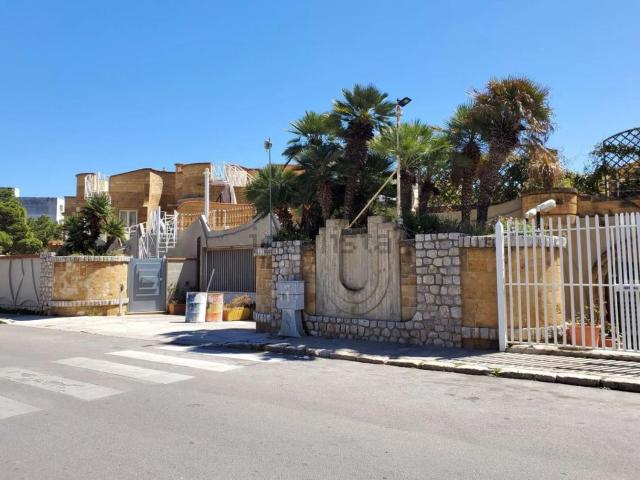 Appartamento in vendita a Mondello, Palermo