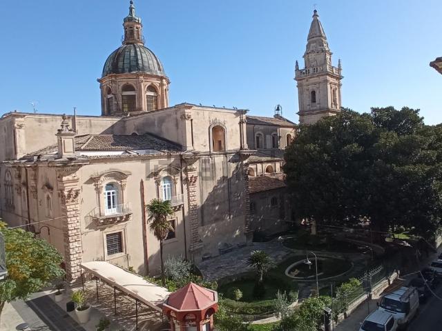 Appartamento in vendita a Ragusa Ibla, Ragusa