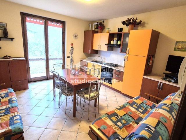 Appartamento in vendita a Castro, Lombardia