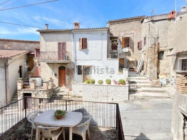 Appartamento in vendita a Collevecchio, Lazio
