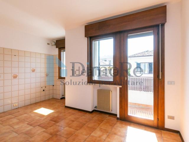 Appartamento in vendita a Lanzago, Silea