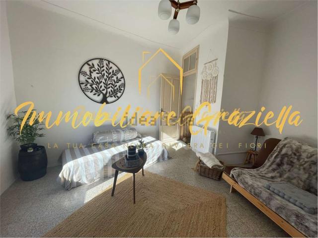 Appartamento in vendita a Pigna, Liguria