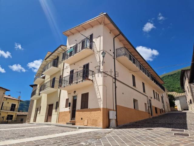 Appartamento in vendita a Poggiodomo, Umbria