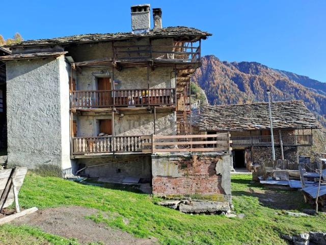 Appartamento in vendita a Brusson, Aosta