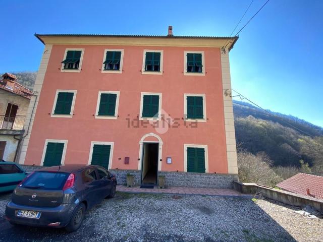 Appartamento in vendita a Montoggio, Liguria