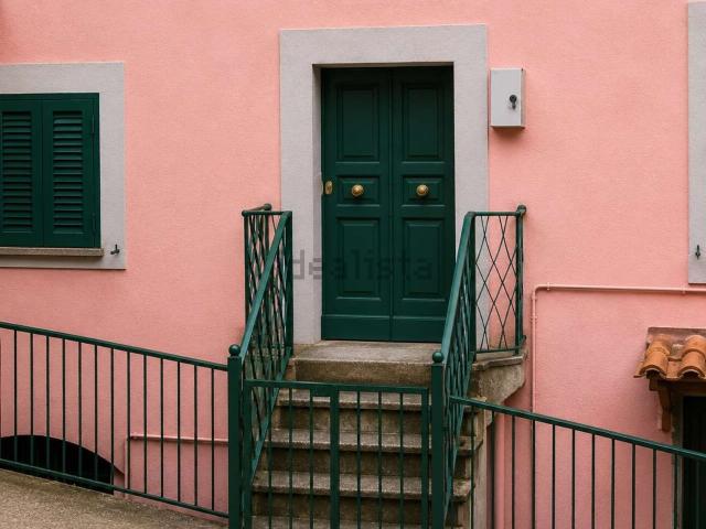 Appartamento in vendita a Caprarola, Lazio