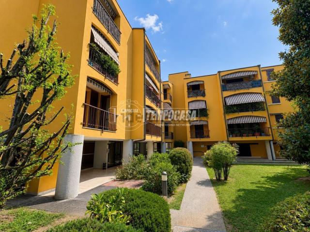 Appartamento in vendita a Rovellasca, Lombardia