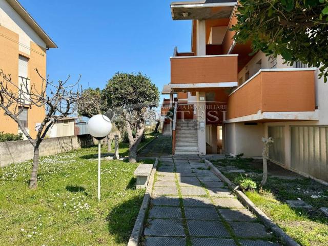Appartamento in vendita a Torrette, Marche
