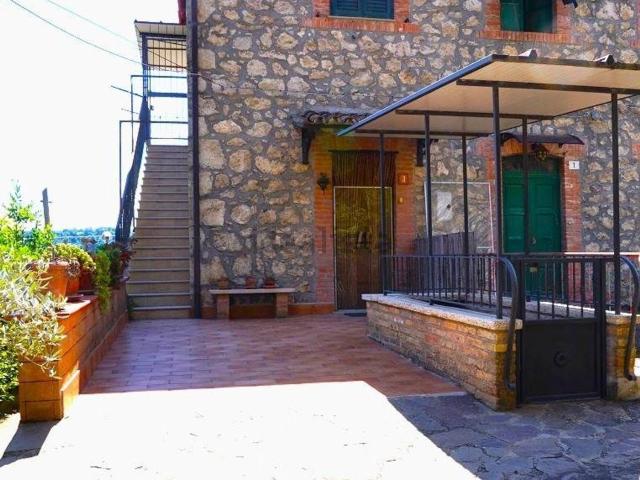 Appartamento in vendita a Castiglione In Teverina, Lazio