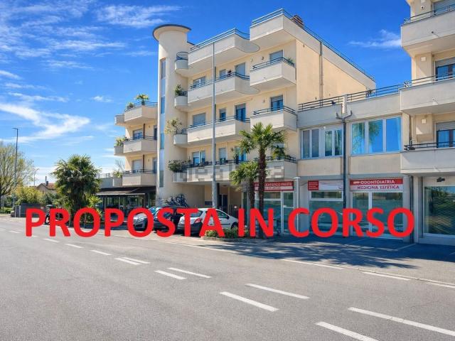 Appartamento in vendita a Arcore, Lombardia