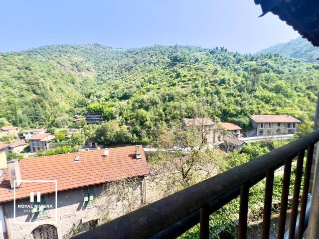 Appartamento in vendita a Apricale, Liguria