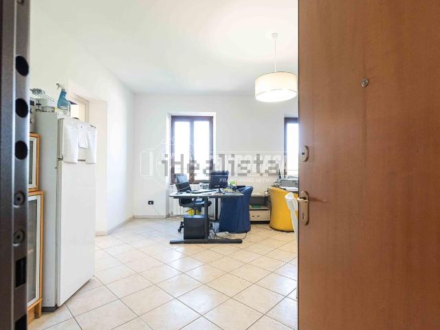 Appartamento in vendita a Inverigo, Como