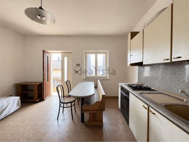 Appartamento in vendita a Guanzate, Lombardia