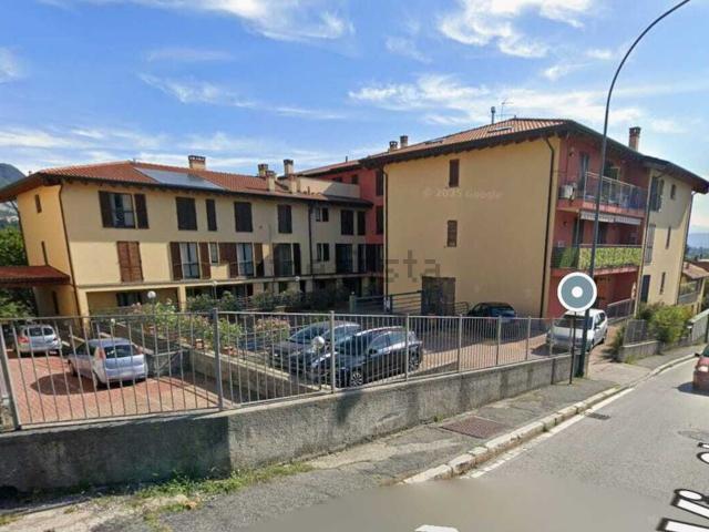 Appartamento in vendita a Crevenna, Erba