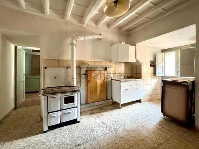 Appartamento in vendita a Caprarola, Lazio