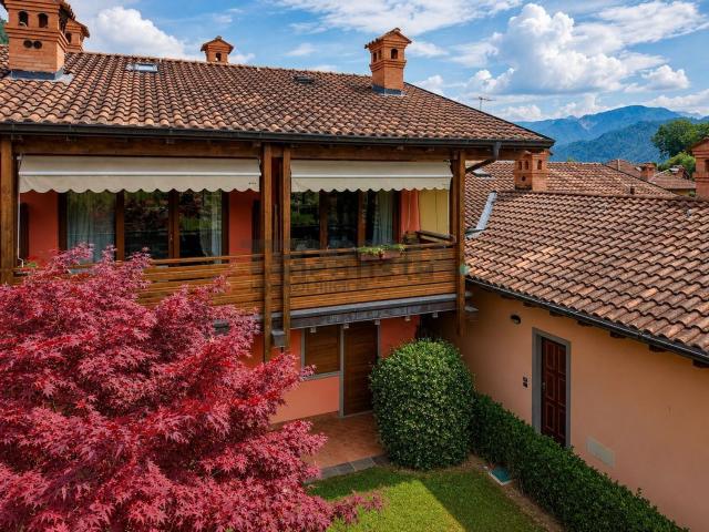 Appartamento in vendita a Clusone, Lombardia