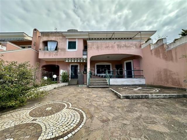 Appartamento in vendita a Piscinari, Roma Capitale