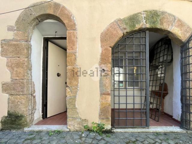 Appartamento in vendita a Valentano, Lazio