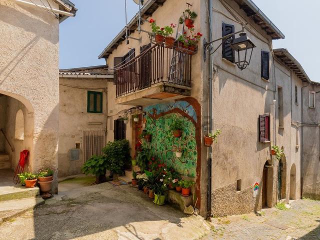 Appartamento in vendita a Carsoli, Abruzzo