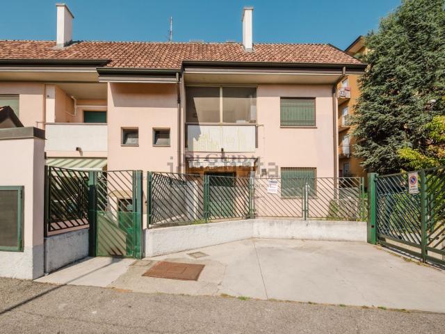Appartamento in vendita a Lucernate, Rho