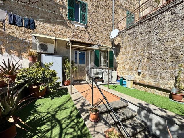 Appartamento in vendita a Piansano, Lazio
