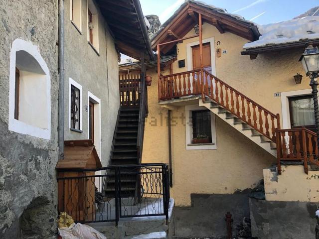 Appartamento in vendita a Brusson, Aosta