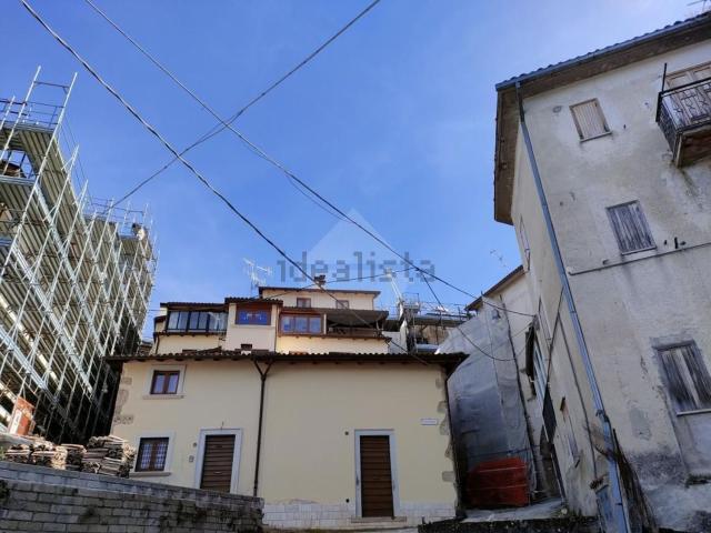 Appartamento in vendita a Lucoli