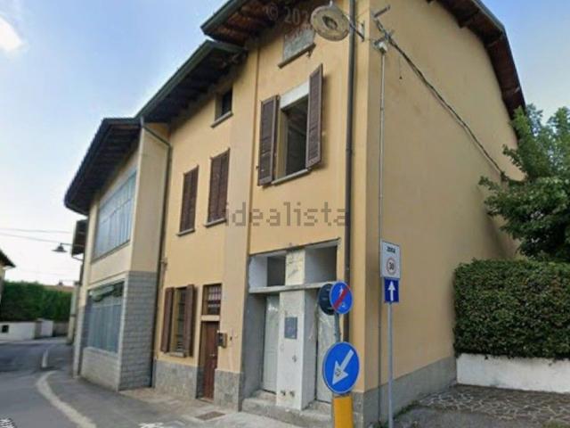 Appartamento in vendita a Aicurzio, Lombardia