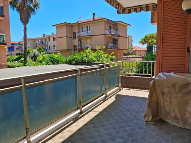 Appartamento in vendita a Bordighera, Liguria