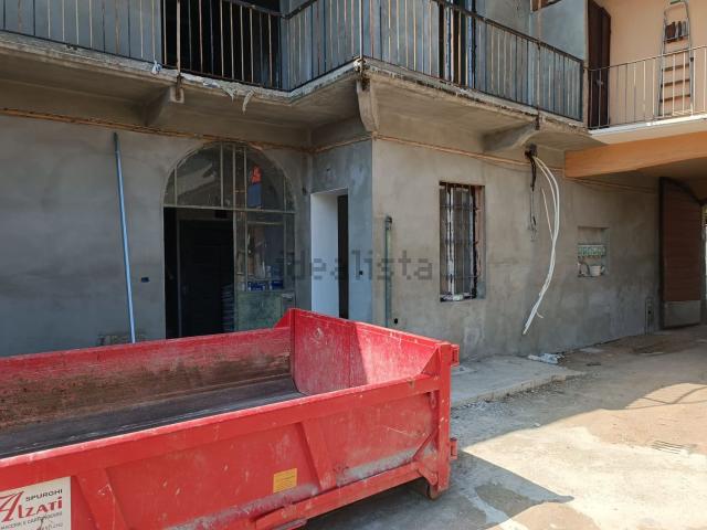 Appartamento in vendita a Samarate, Lombardia