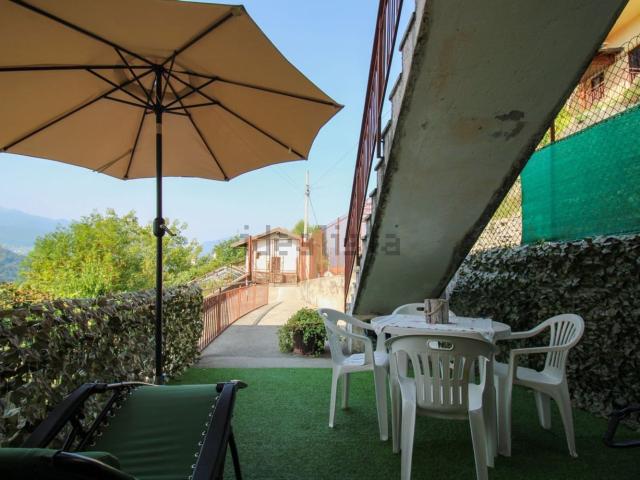 Appartamento in vendita a Ponna, Lombardia