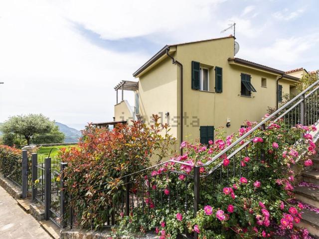 Appartamento in vendita a Magliolo, Liguria