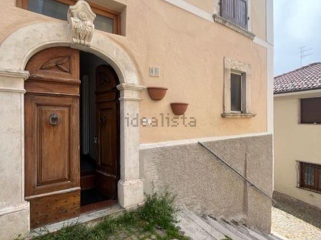 Appartamento in vendita a Rocca Di Mezzo, Abruzzo