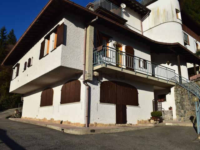 Appartamento in vendita a Comunità Montana della Valle Brembana, Serina