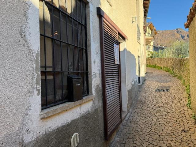 Appartamento in vendita a Malnago, Lecco