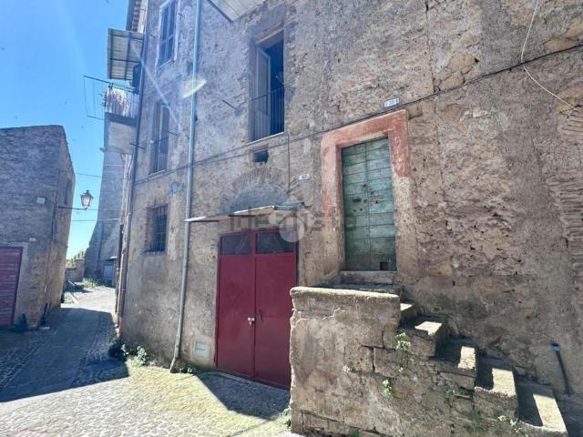 Appartamento in vendita a Caprarola, Lazio