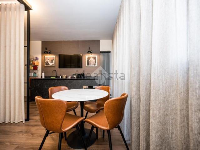 Appartamento in vendita a Municipio 4, Milano
