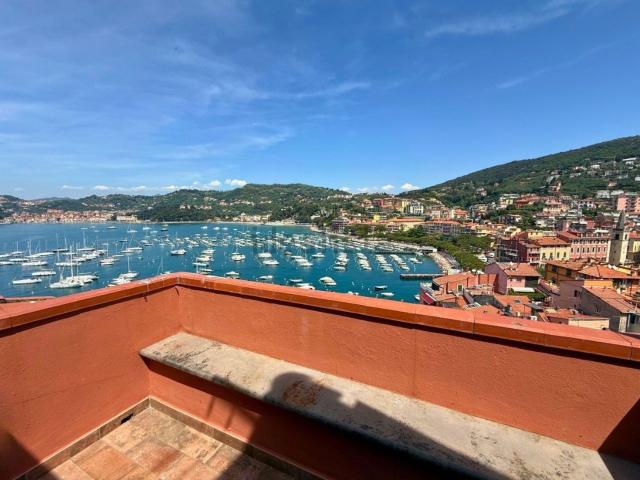 Appartamento in vendita a Carbognano, Lerici