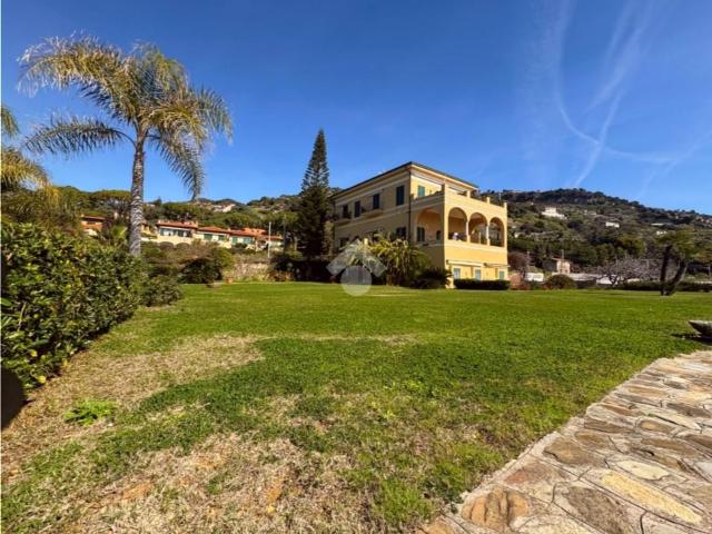 Appartamento in vendita a Ventimiglia, Liguria