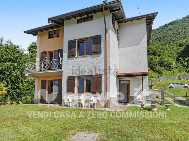 Appartamento in vendita a Rogno, Lombardia