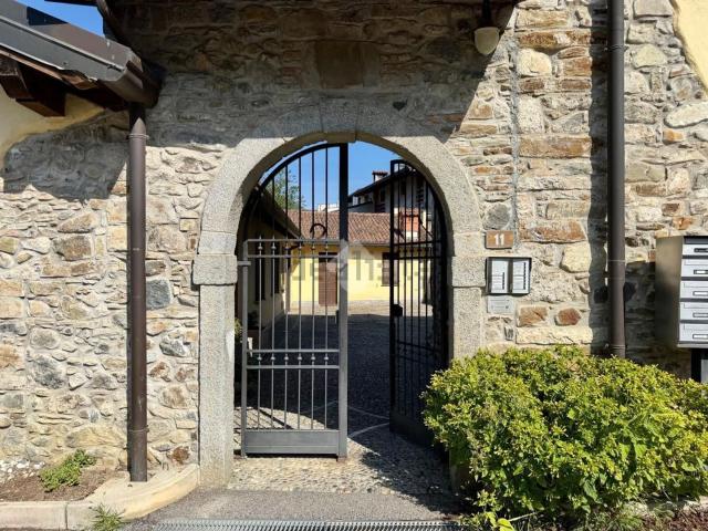 Appartamento in vendita a Celanella, Caprino Bergamasco
