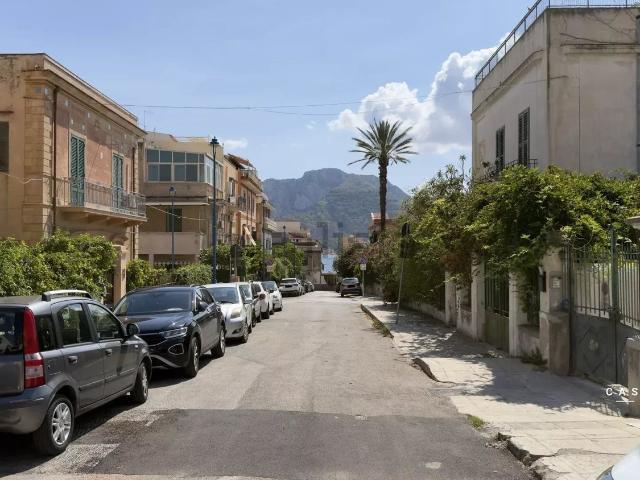 Appartamento in vendita a Mondello, Palermo